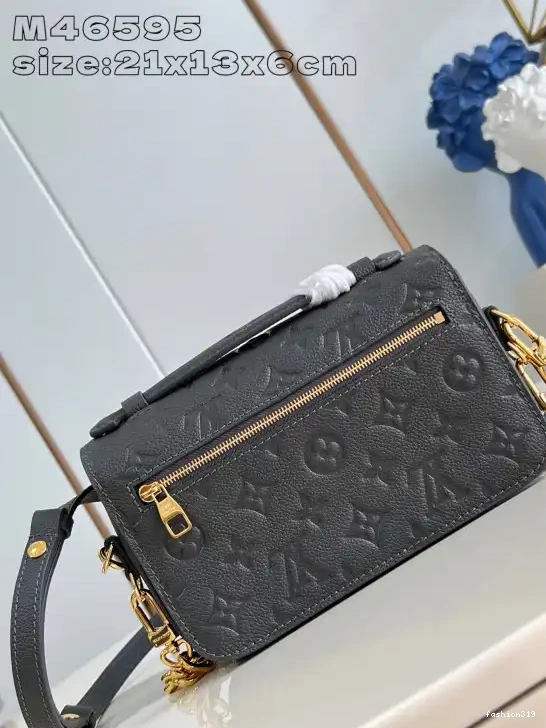VUITTON METIS WEST EAST POCHETTE LOUIS 0326